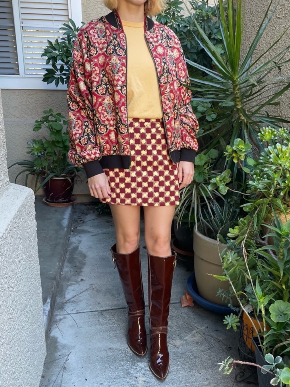 Urban Outfitters Checkered Burgundy and Cream Skirt - Picture 2 of 14